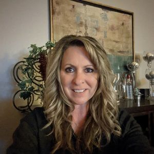 Meet your Posher, Holly